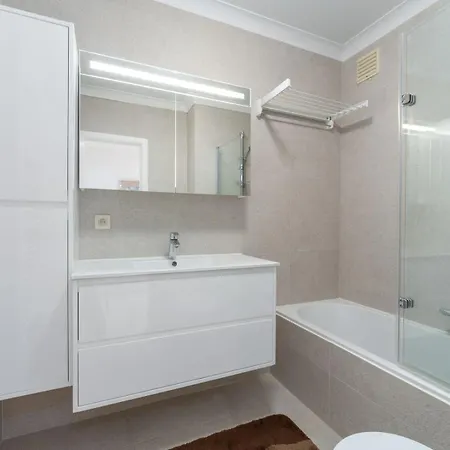 Iii 0202 Apartment *